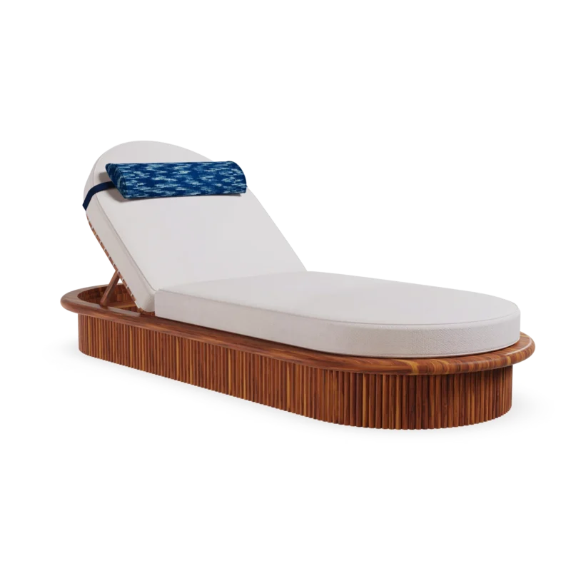 Sóller sunbed by Mediterrazza in iroko wood, featuring a bohemian ribbed base and thick cushions in coastal tones.