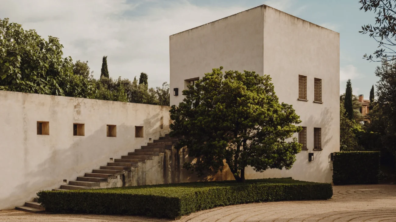 Reflecting pool in Mediterranean garden landscape designed by Fernando Caruncho