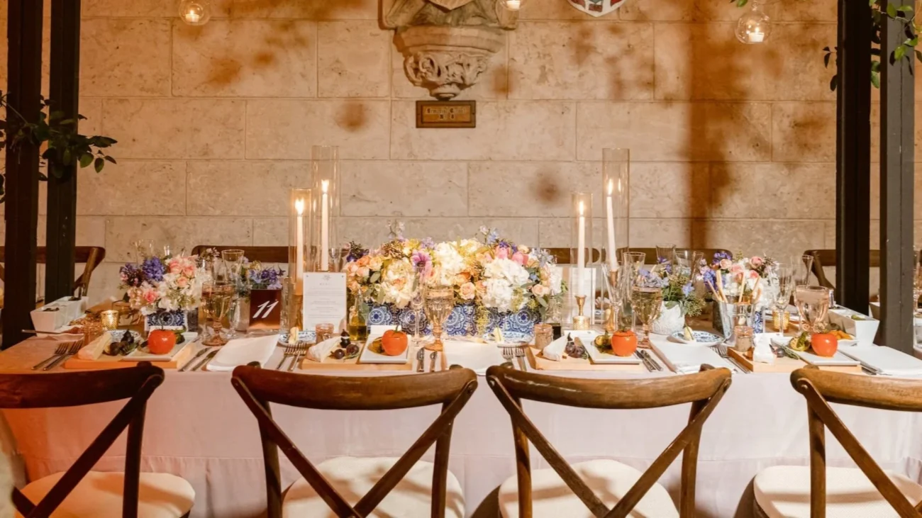 Elegant courtyard restaurants in Spain featuring beautiful outdoor dining patios and alfresco dining spaces surrounded by historic architecture, fountains, and Mediterranean gardens.