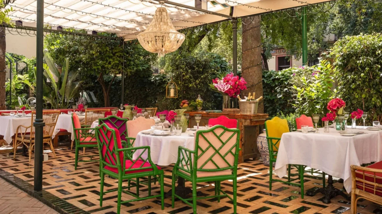 Elegant courtyard restaurants in Spain featuring beautiful outdoor dining patios and alfresco dining spaces surrounded by historic architecture, fountains, and Mediterranean gardens.