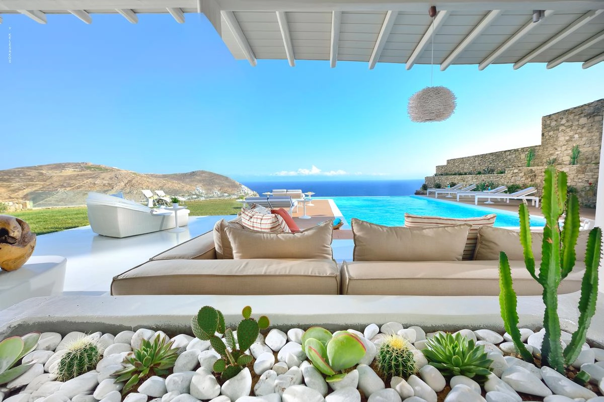 Beachfront homes in Elia Mykonos.